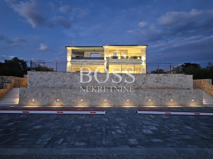 Malinska, vila s bazenom
