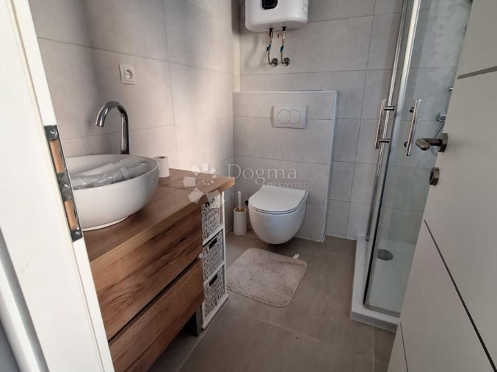 Kuća s konobom i dvorištem – Vrbovsko