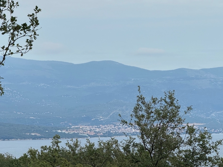 Otok Krk, zemljište