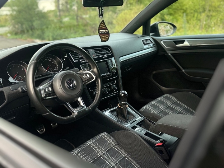 VW Golf VII TSI R-line