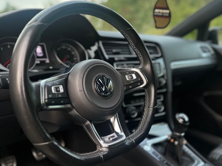 VW Golf VII TSI R-line