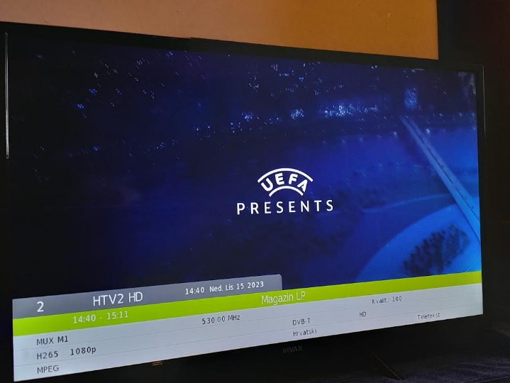 Led TV noviji, ne treba receiver, 82 cm