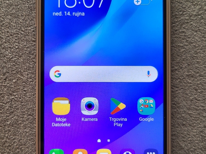 Mobitele prodajem u kompletu