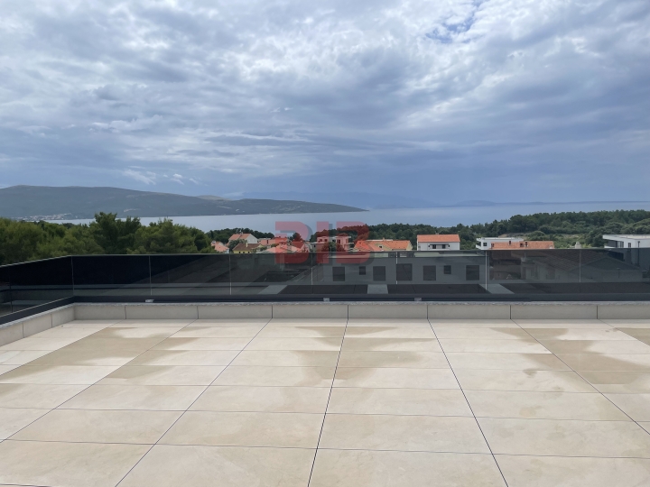 Grad Krk, luksuzan penthouse u urbanoj vili