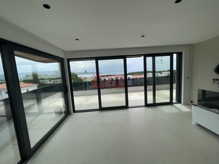 Grad Krk, luksuzan penthouse u urbanoj vili