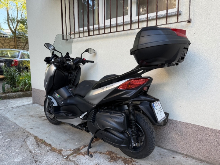 Yamaha Xmax 400 **kao nova**