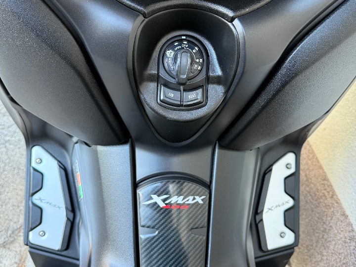 Yamaha Xmax 400 **kao nova**