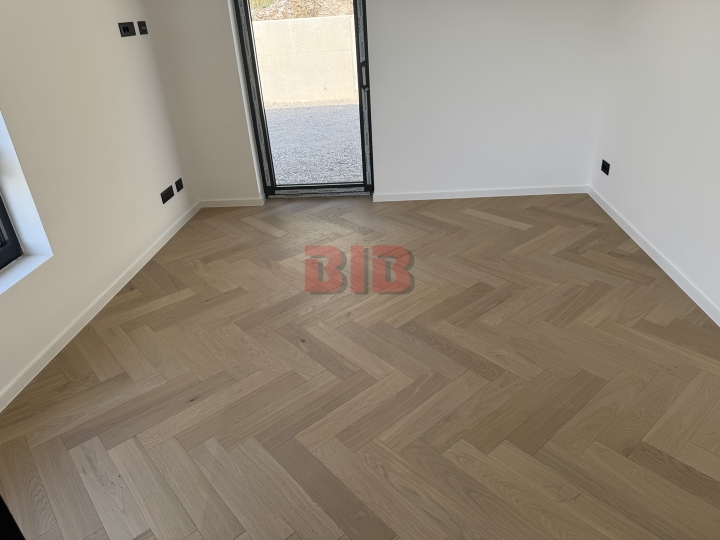 Bivio, luksuzan stan u urbanoj vili, 1. kat, okućnica 118,24m2