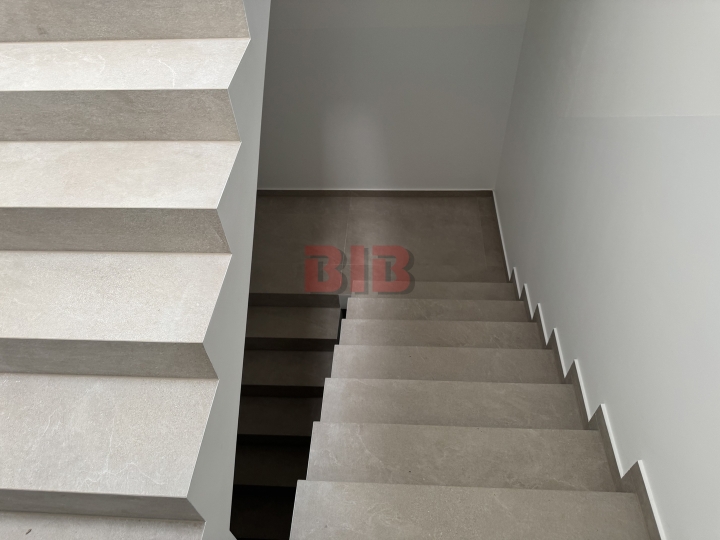 Bivio, luksuzan stan u urbanoj vili, 1. kat, okućnica 118,24m2