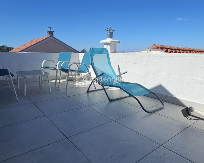 Novi Vinodolski, Klenovica, dvojna kuća, 77.60m2