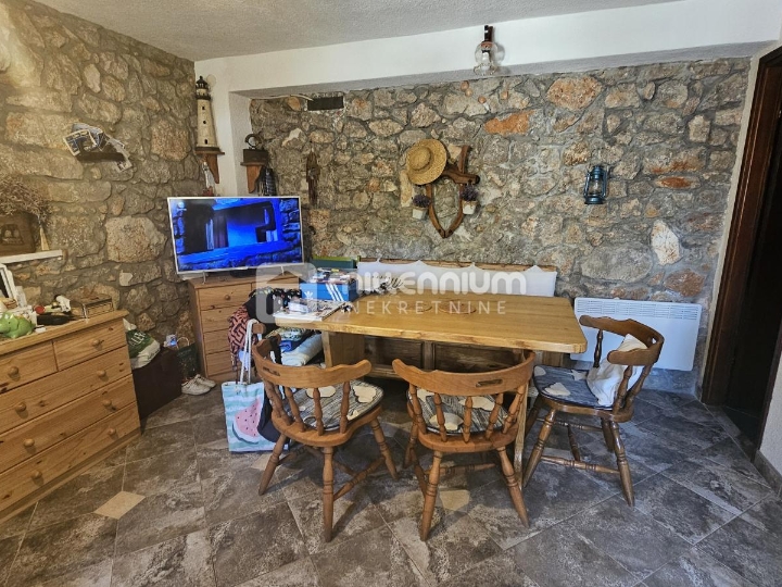 Novi Vinodolski, Klenovica, dvojna kuća, 77.60m2