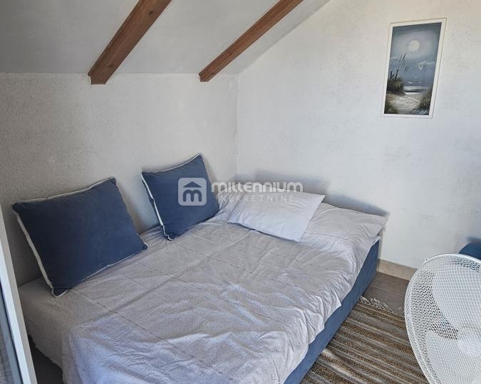 Novi Vinodolski, Klenovica, dvojna kuća, 77.60m2