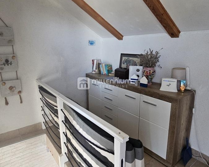 Novi Vinodolski, Klenovica, dvojna kuća, 77.60m2