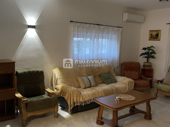 Marinići, 135m2, lijepi dvoetažni 3S+DB, 4 balkona, parking