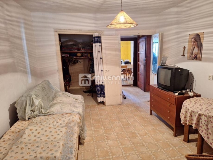 Otok Cres, Cres, 44m2, 2-sobni stan u samom centru grada