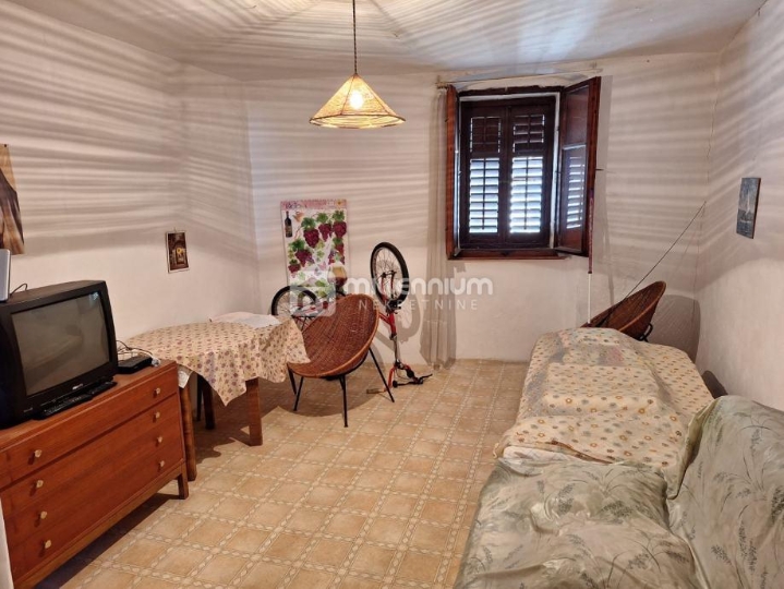 Otok Cres, Cres, 44m2, 2-sobni stan u samom centru grada