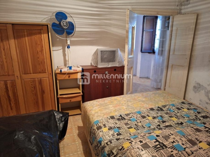 Otok Cres, Cres, 44m2, 2-sobni stan u samom centru grada