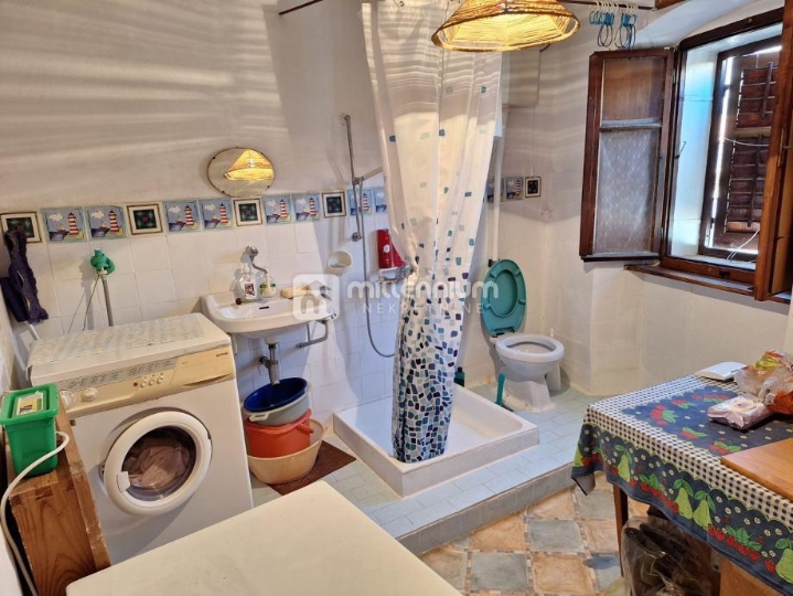 Otok Cres, Cres, 44m2, 2-sobni stan u samom centru grada