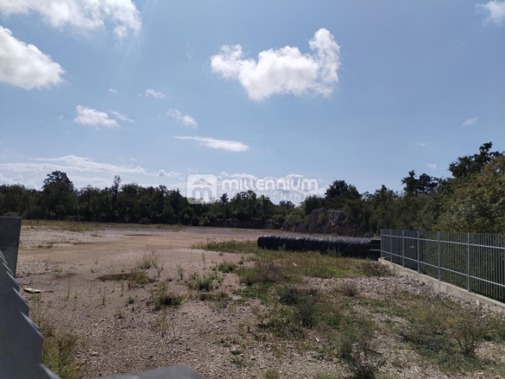 VIškovo, 6.401m2, negrađevinski teren u poslovnoj zoni