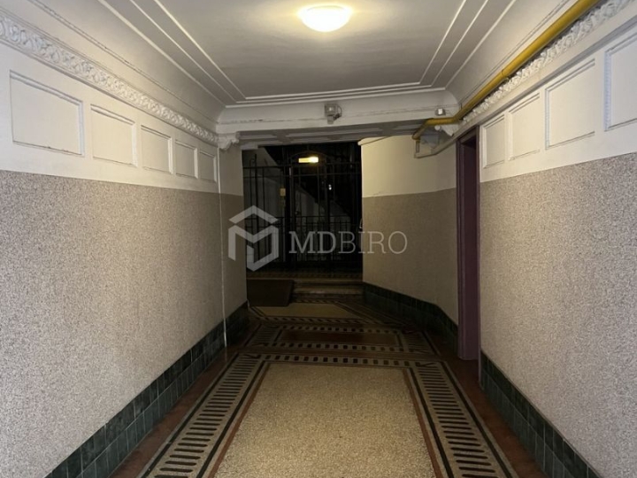 Centar grada, 2. kat, lift, tri balkona