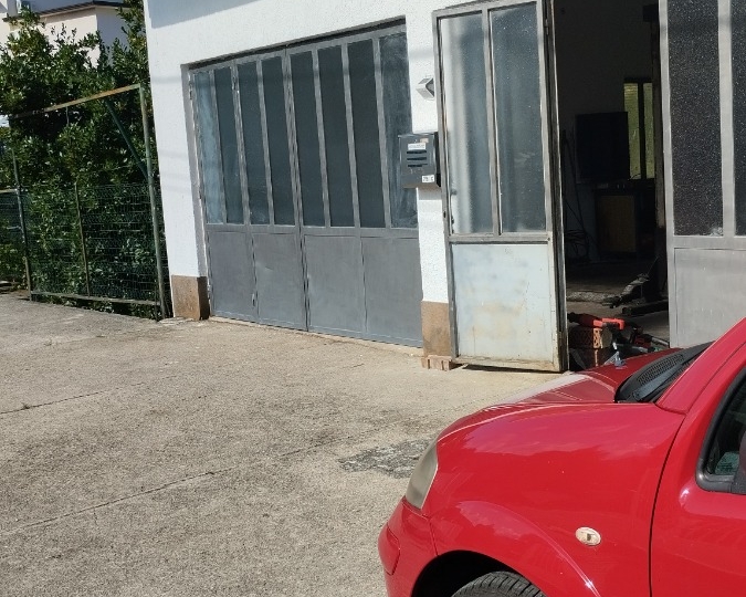 Garaža 70 m2 Bregi