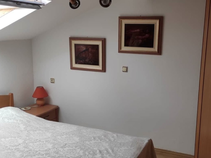 Stan u novogradnji sa 2 garaže