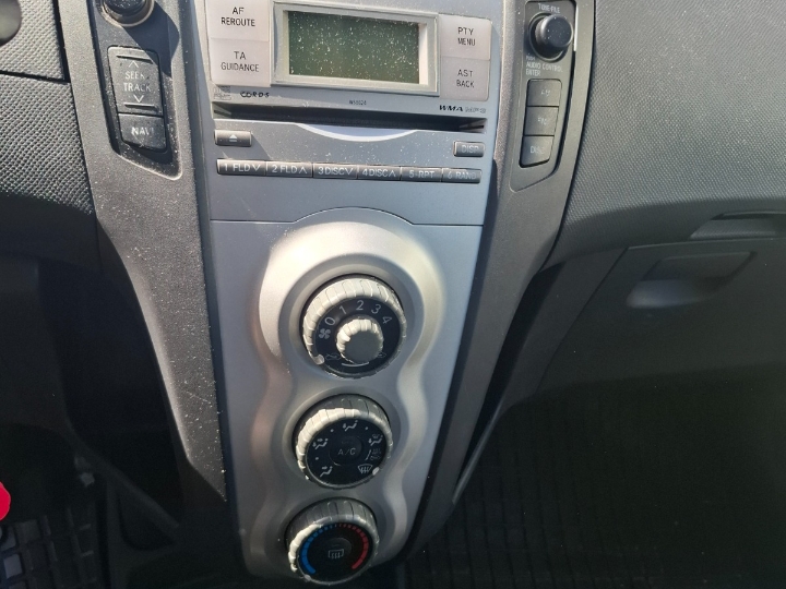 Toyota Yaris 1 0 benzin, 2008.god.