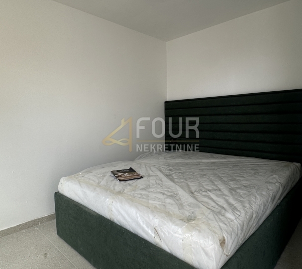 Krimeja, novoadaptirana nekretnina, u naravi 1S+DB