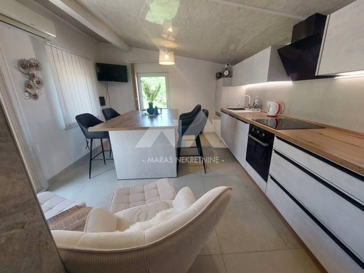 Kastav, samostojeća kuća, 370m2