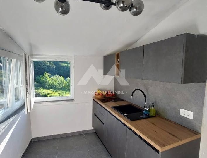 Kastav, samostojeća kuća, 370m2