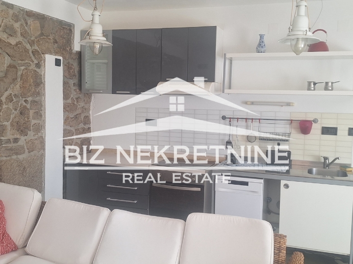 Srdoči, stan 40m2, 1S+DB, najam