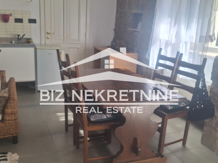 Srdoči, stan 40m2, 1S+DB, najam