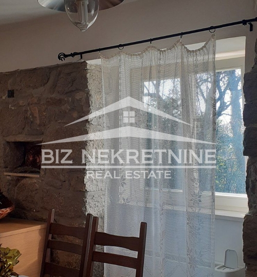 Srdoči, stan 40m2, 1S+DB, najam