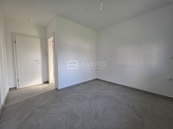 Rijeka, Gornji Zamet, stan 100 m2 s okućnicom