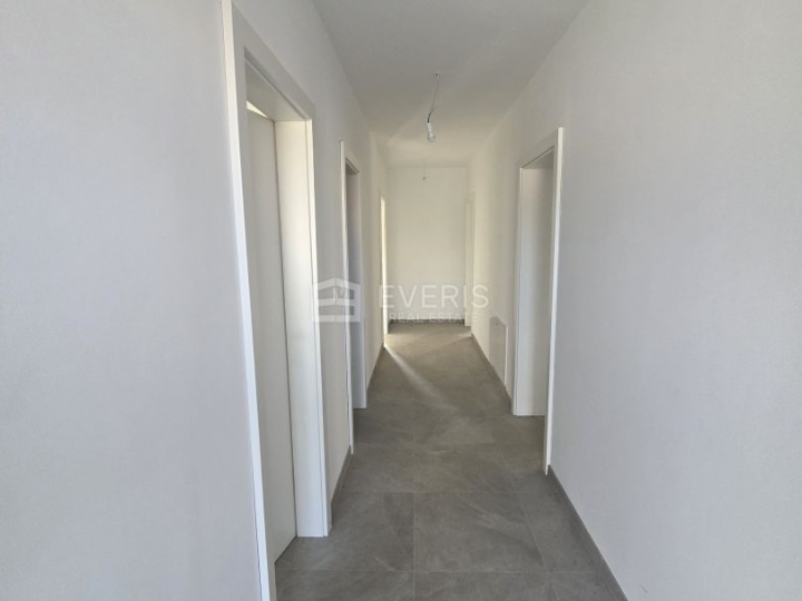 Rijeka, Gornji Zamet, stan 100 m2 s okućnicom