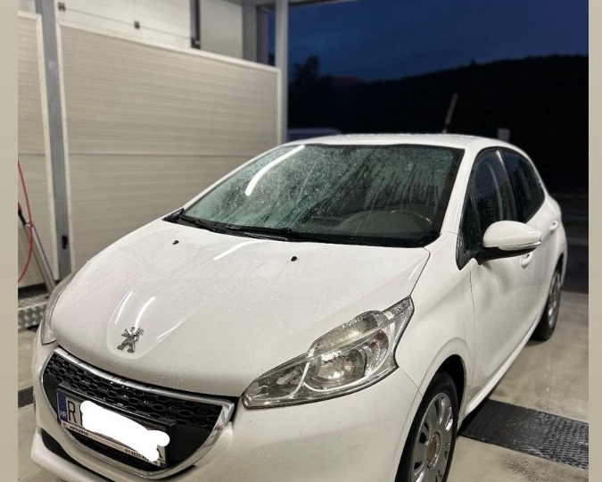 Peugeot 208 1.2 Active, 2015.