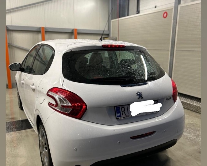 Peugeot 208 1.2 Active, 2015.
