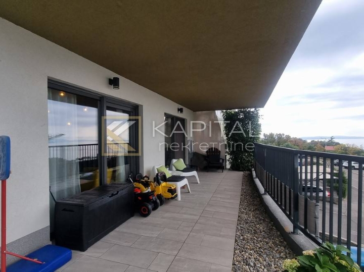 Kastav, stan s okućnicom, novija gradnja