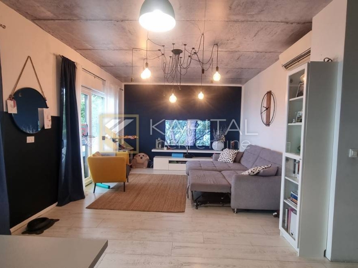 Kastav, stan s okućnicom, novija gradnja