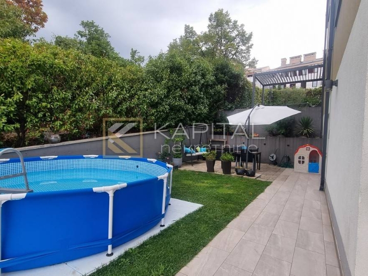 Kastav, stan s okućnicom, novija gradnja