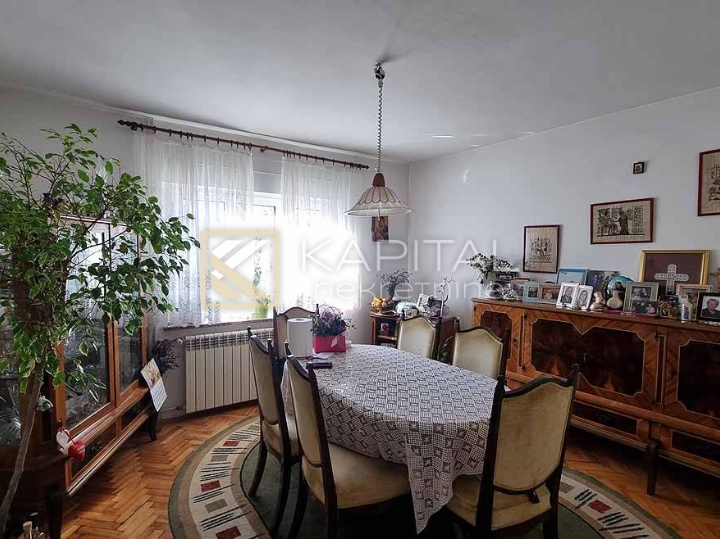 Matulji, etaža 110 m2, garaža, okućnica