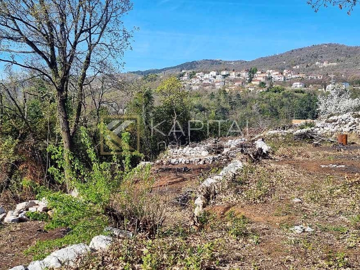 Ičići, građevinski teren s pogledom