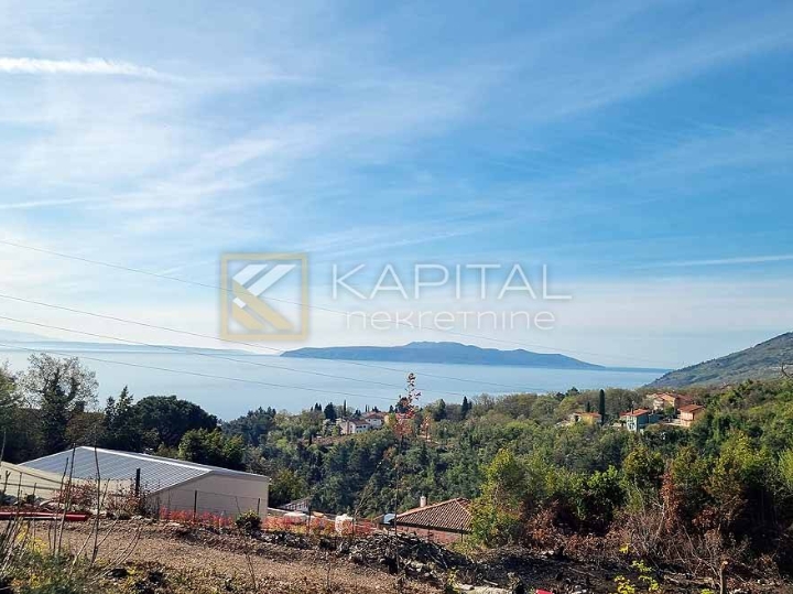 Ičići, građevinski teren s pogledom