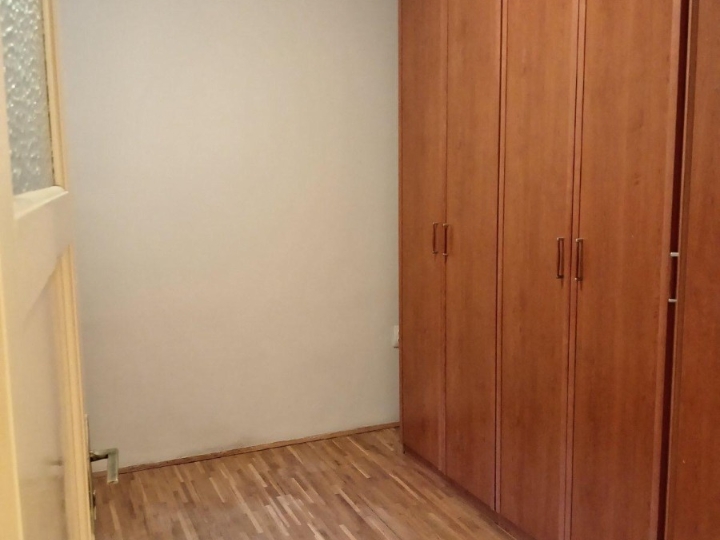 Najam stan, Pećine