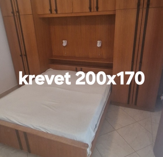Krevet i ormari