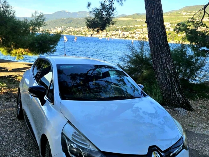 Renault Clio + 4 zimske gume gratis