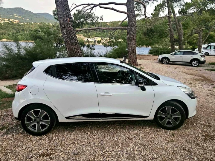 Renault Clio + 4 zimske gume gratis