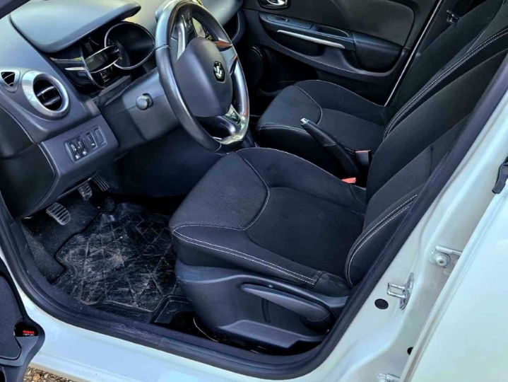 Renault Clio + 4 zimske gume gratis