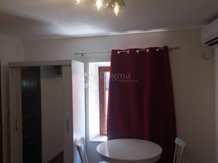 Studio apartman, centar Rovinja, 2. red do mora - 50 m