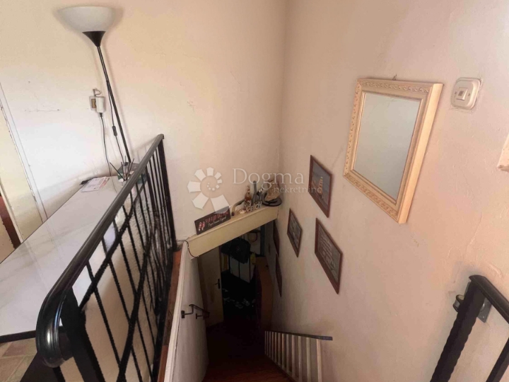 Stan na top lokaciji u Rovinju, Lokva, 61m2